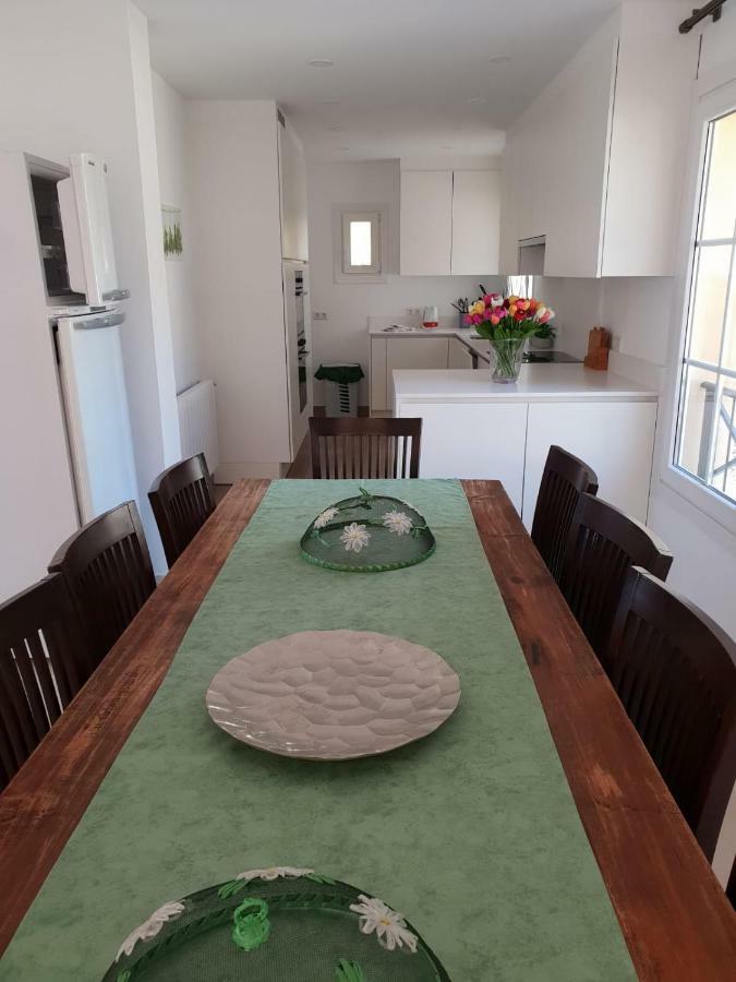 Villa 菲内斯特拉特 外观 照片